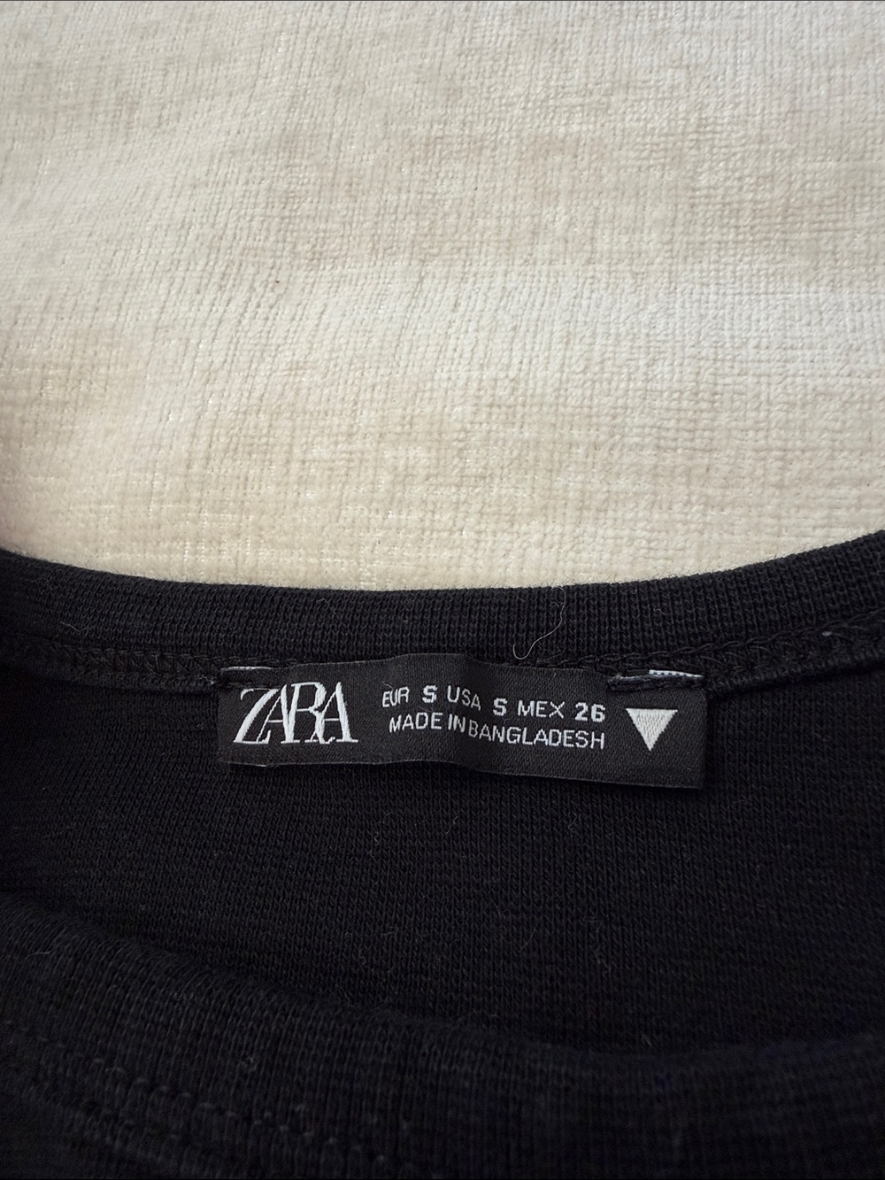 Zara Black Short Sleeve Crop Tee - Picture 2 of 5